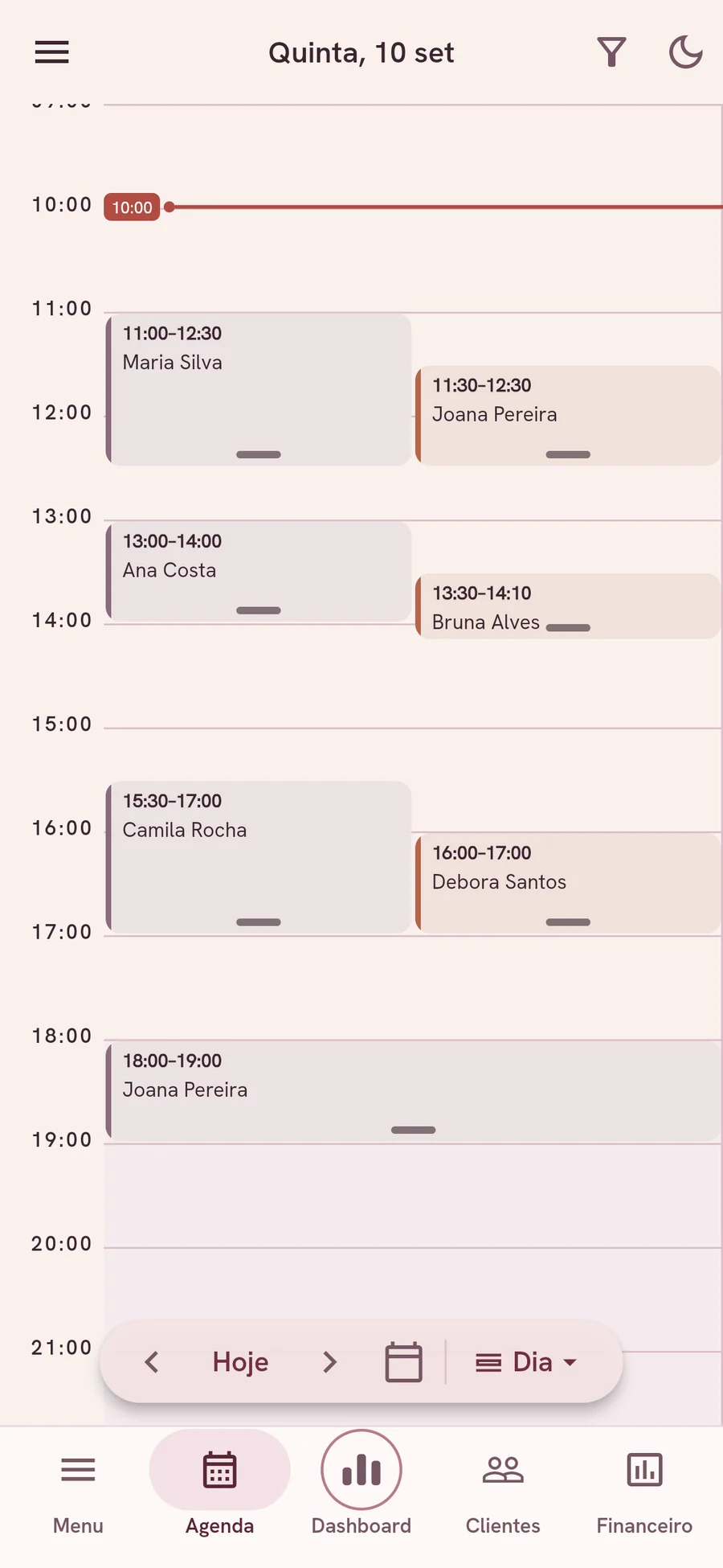 A mesma agenda no telemóvel, com as marcações do dia uma a seguir à outra.